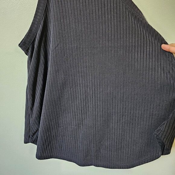 EUC AMERICAN EAGLE DARK GREY SUEDED RIBBED HALTER NECK CUT OUT TANK XS/S - Picture 5 of 7